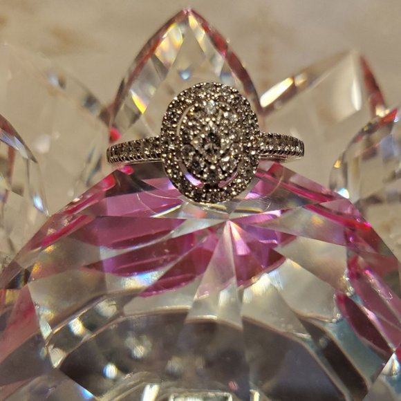 Beautiful  design 14K white gold diamond  ring - Picture 9 of 13